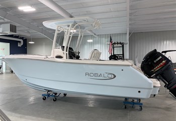 2022 Robalo R230 Ice Blue  Boat